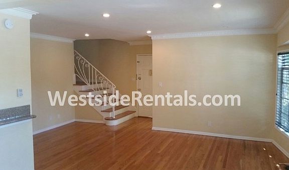 2nd image of 1274 Havenhurst Dr APT 2