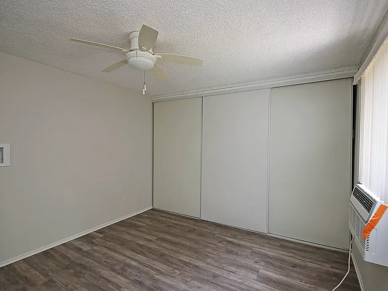 567 N Holliston Ave #1 — Photo 19