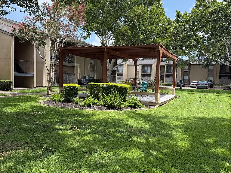 3300 Pebblebrook Dr #108 — Photo 30