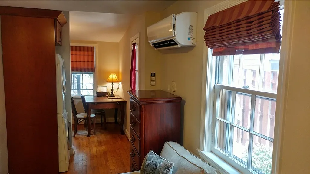 Studio, $4,250 — Photo 3