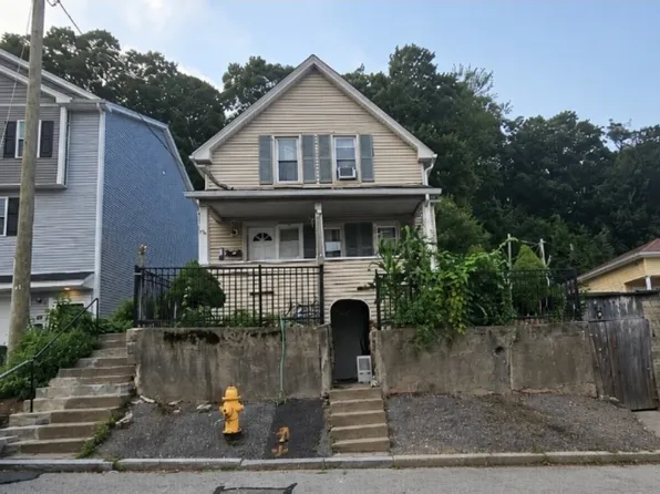 51 Chilmark St, Worcester, MA 01604