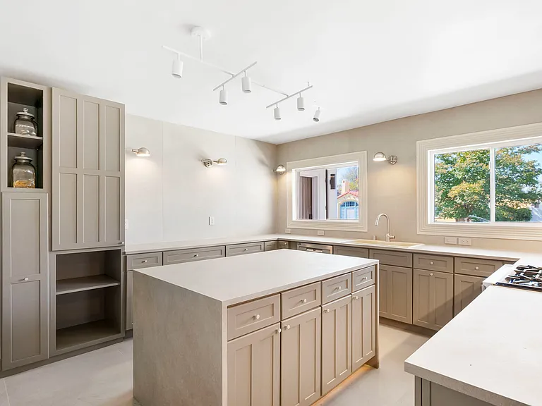 4766 Terrace Dr — Photo 7