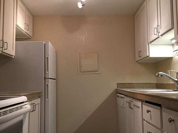 4th image of 14022 Juanita Dr NE APT B2