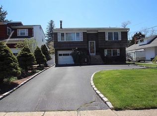 295 Depot Rd, Huntington Station, NY 11746