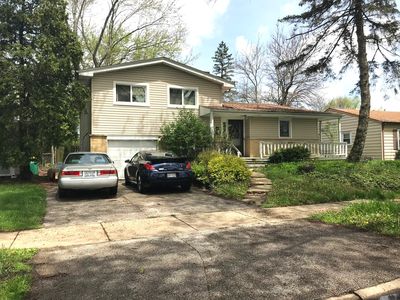 940 Valley Stream Dr, Wheeling, IL, 60090