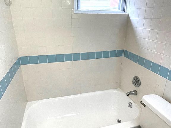 2nd image of 21 Kenwood St #2