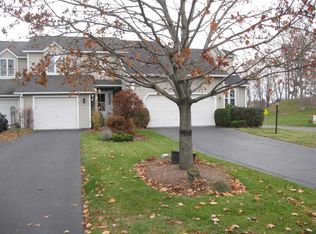 4 Sandalwood Ct, Albany, NY 12208