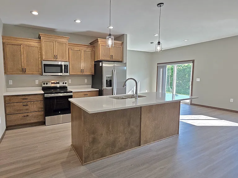 Cloverfield Townhomes — Photo 11