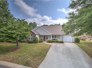 106 Ashwood Ln, Mooresville, NC 28117