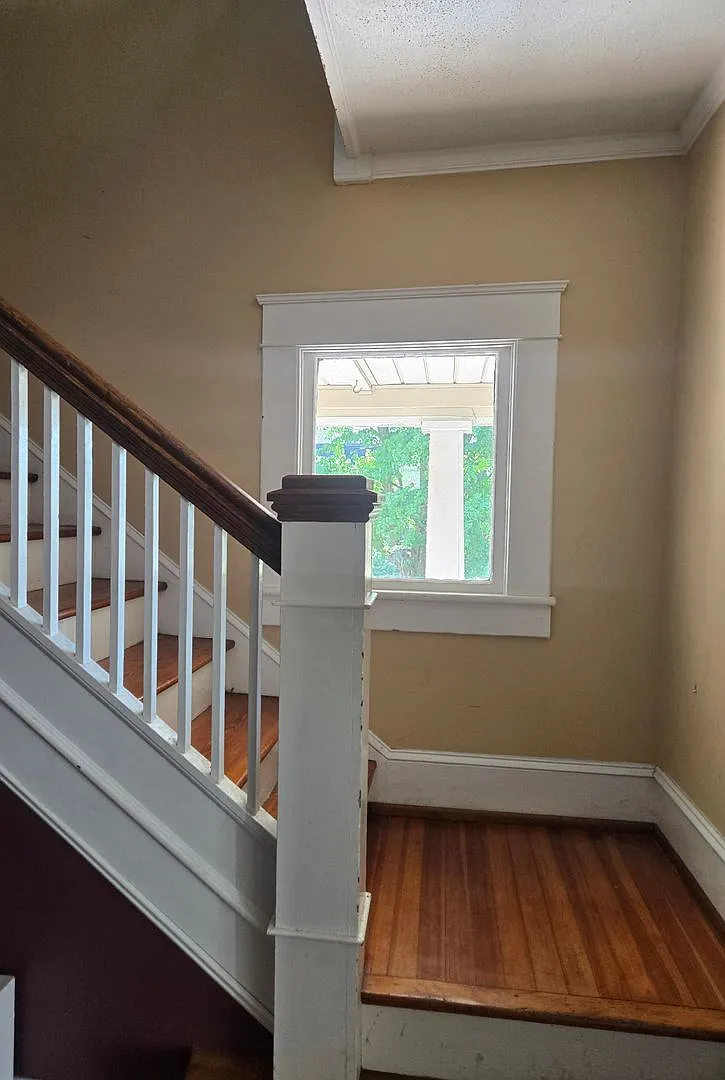 4 bedroom house less than a mile from UNCG — Photo 2