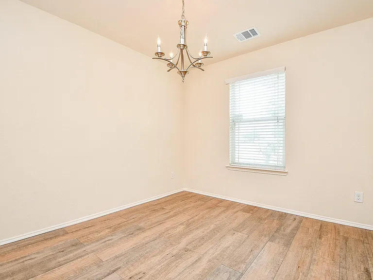 5327 Stonegate Dr — Photo 7