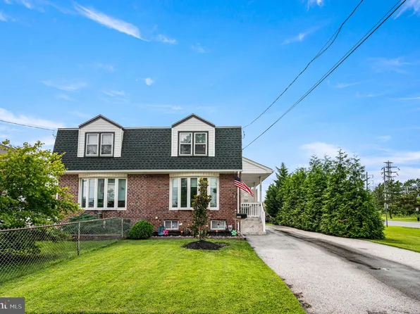 333 Jansen Ave, Essington, PA 19029