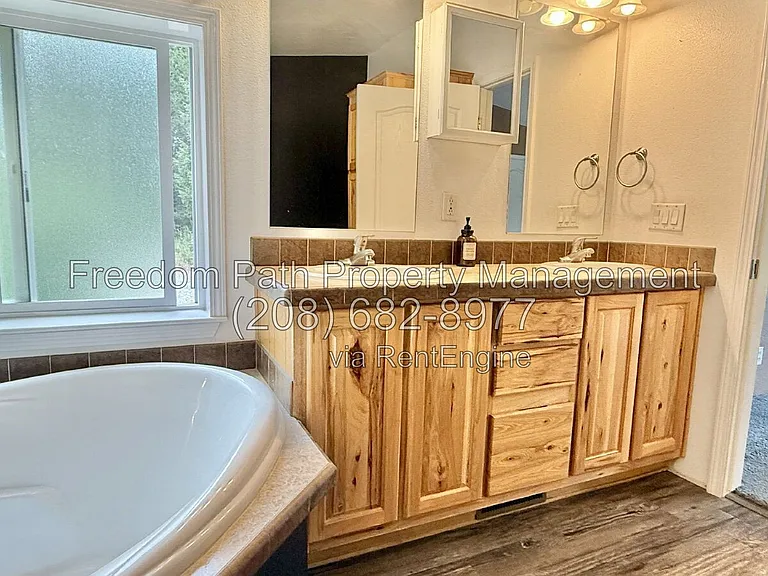 4062 W Seasons Rd — Photo 16