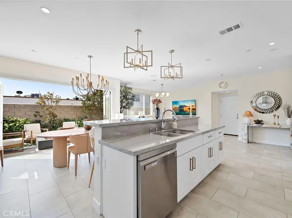 2573 Elden Ave #D, Costa Mesa, CA 92627