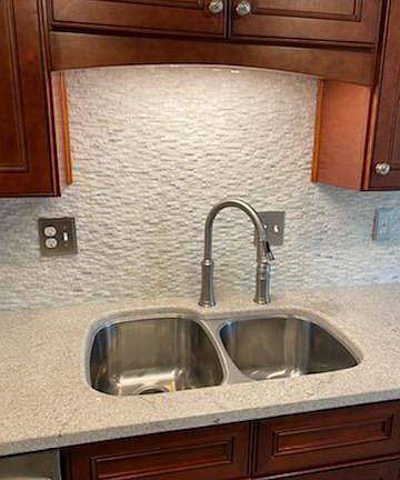 4th image of 888 S Woodlyn Dr