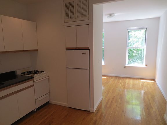 2nd image of 24 King St APT 15