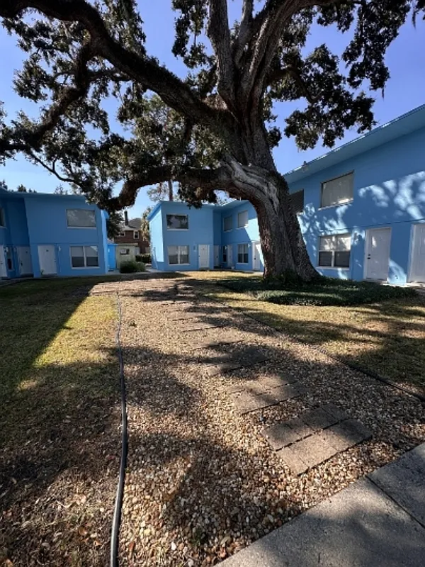 1 bed, 1.0 bath, 650 sqft, $1,195 — Photo 1