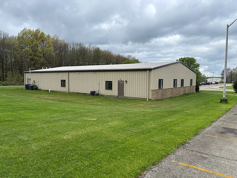 447 Career Ln — Photo 27