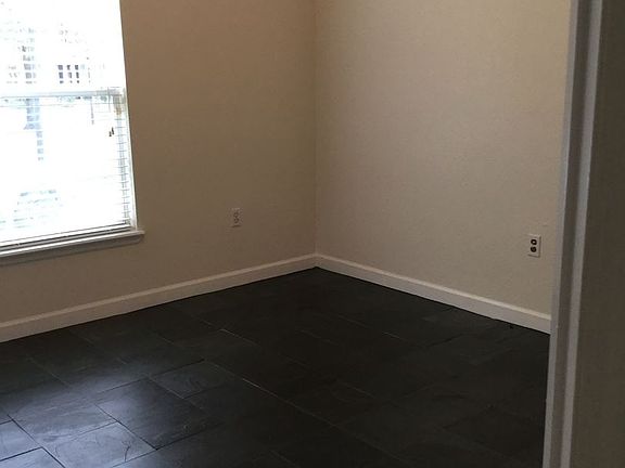 4th image of 3418 Carriage Lake Dr