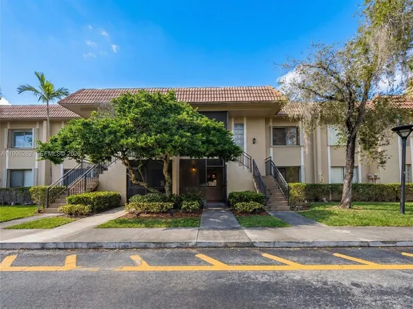 310 Lakeview Dr APT 105, Fort Lauderdale, FL 33326