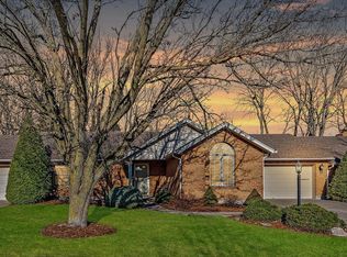 116 Colonial Lake Dr, Hamilton, OH 45013