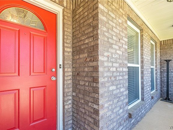 3rd image of 13906 Darden Ave