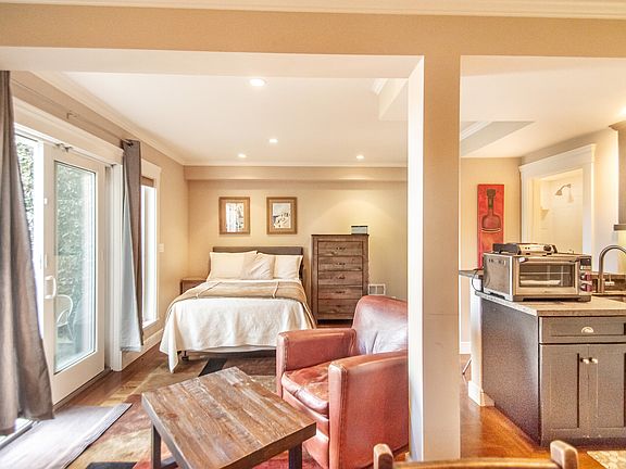 5th image of 2314 Greenwich St #A