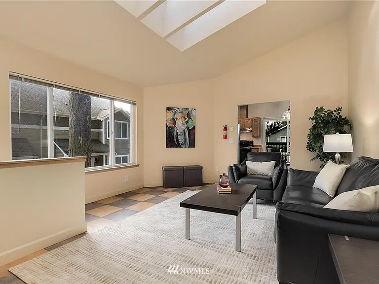 850 NE 123rd St #B — Photo 3