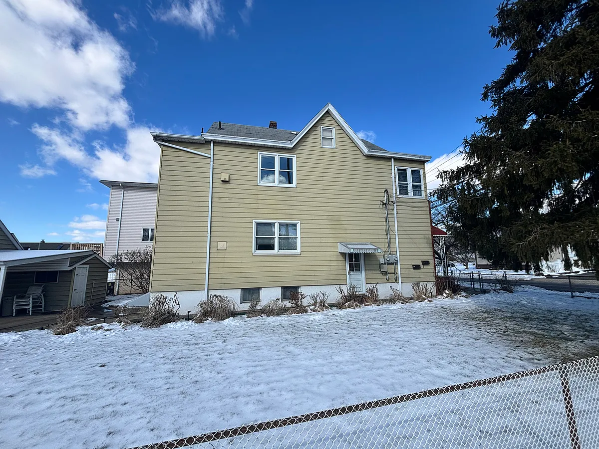 Building Photo - 103 Shaw St #2