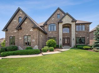 12649 Waterford Dr, Lemont, IL 60439
