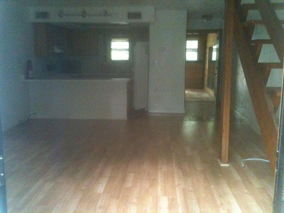 2nd image of 1306 Rumba Ln