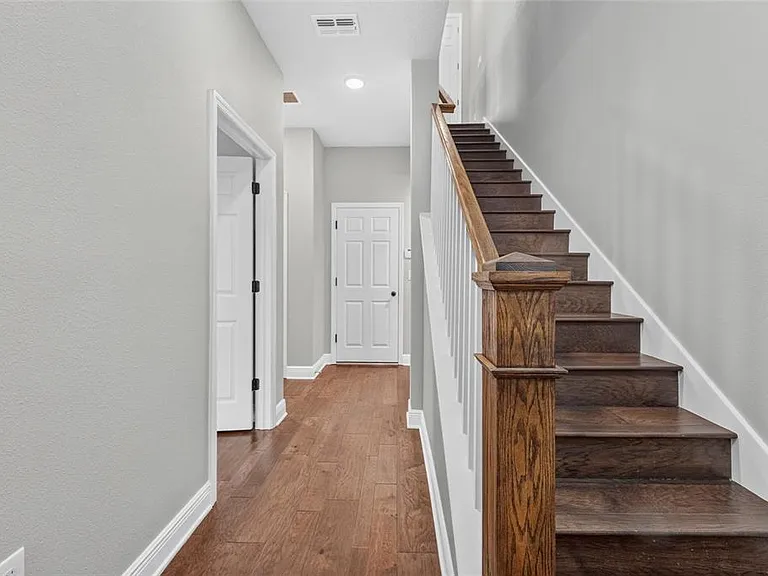 9597 Cavendish Dr — Photo 25