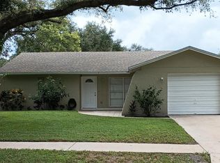 17705 Rivendel Rd, Lutz, FL 33549