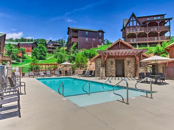 (undisclosed Address), Pigeon Forge, TN 37863