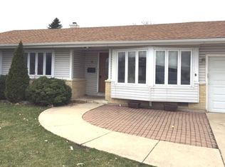 58 Forest Ln, Elk Grove Village, IL 60007