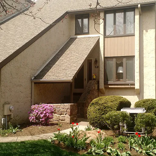 30 Golf Club Dr photo 1