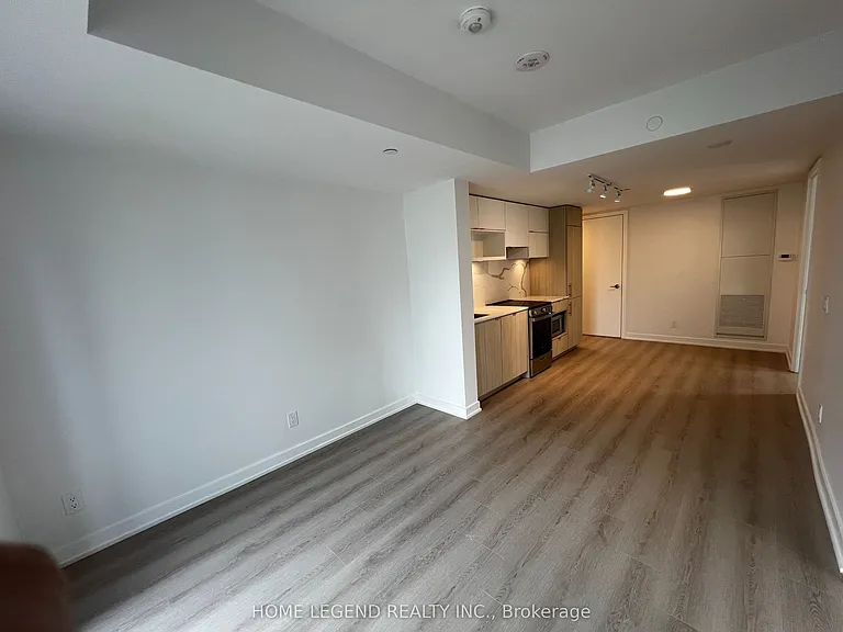 100 Queen St E #1515 — Photo 4
