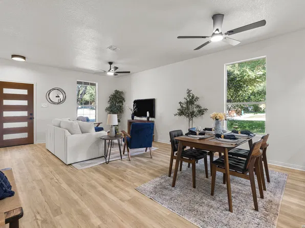 7502 CAMINO MNR, Boerne, TX 78015