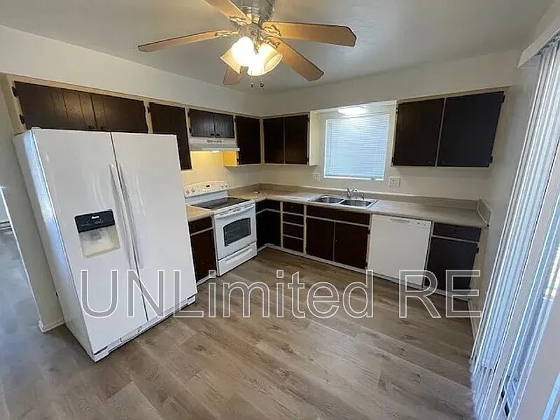 2 bed, 1.0 bath, 1000 sqft, $1,425 — Photo 4