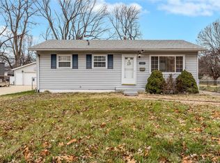885 Mark Twain Dr, Florissant, MO 63031