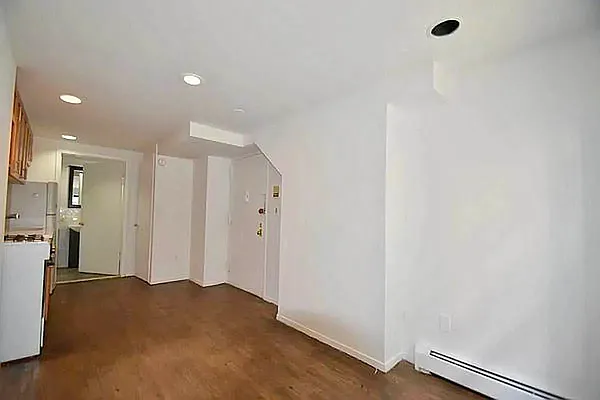 Rented by PMG Real Estate  | media 20