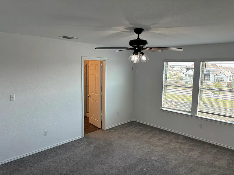 108 Bennington Dr — Photo 17