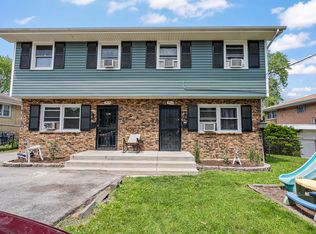 240 N Trask St, Aurora, IL 60505