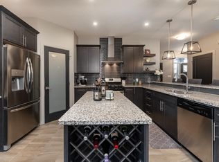 7038 172a Ave NW, Edmonton, AB T5Z 0M9