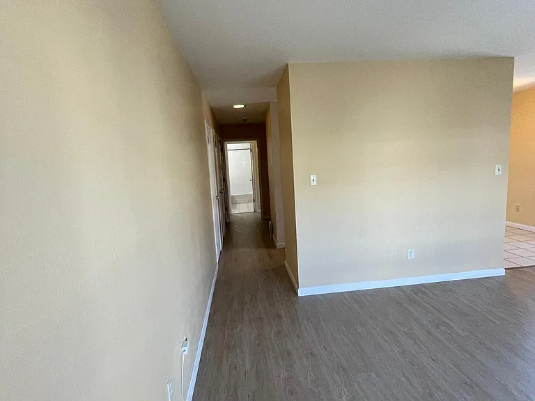 1528 Oxford St #5 — Photo 3