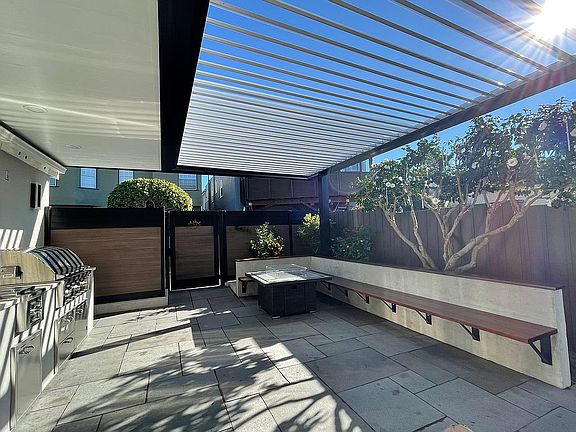 4th image of 130 Vale Ave