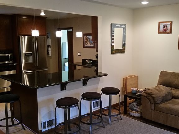 Kitchen Bar ( all granite)