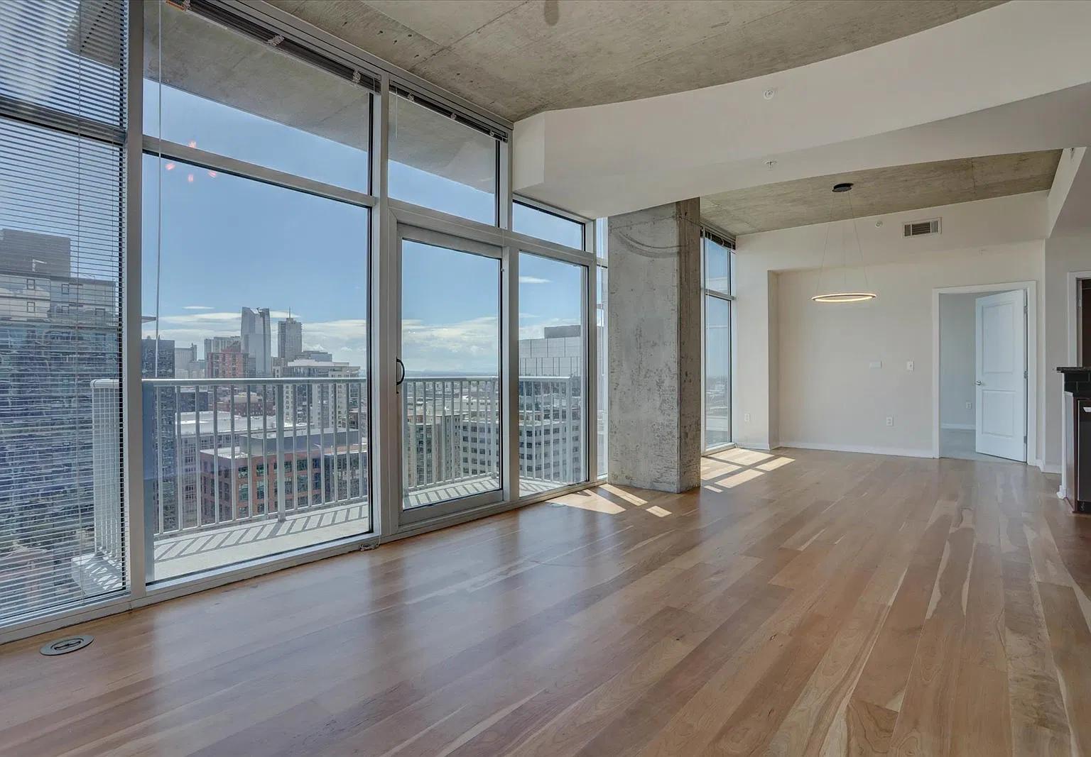 2 bed, 1136 sqft, $3,500 — Photo 3