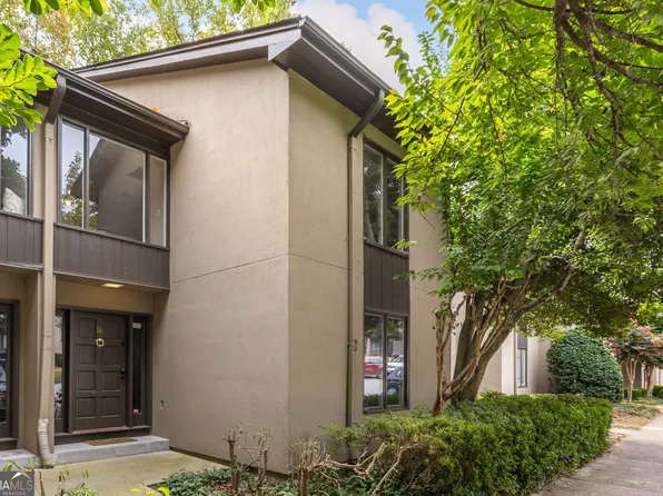 18 Ivy Rdg NE, Atlanta, GA 30342