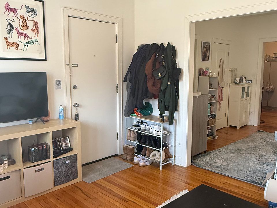 1st image of 2339 N Sacramento Ave APT 2S